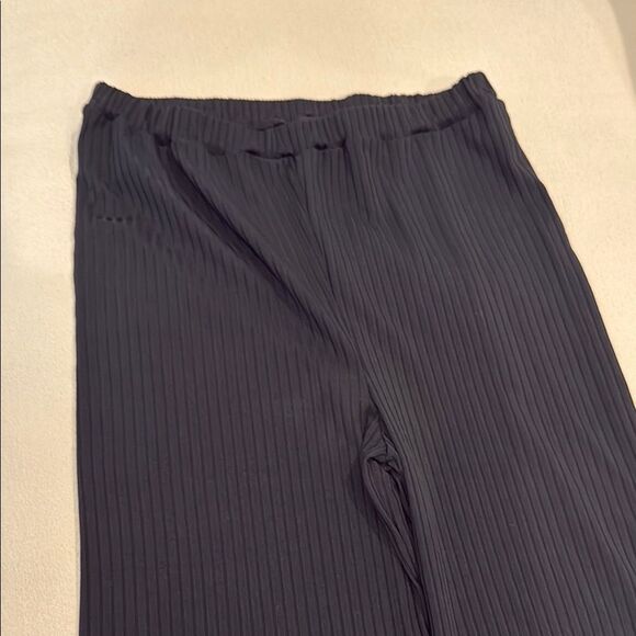 Black Ribbed Pants like new - Picture 2 of 3